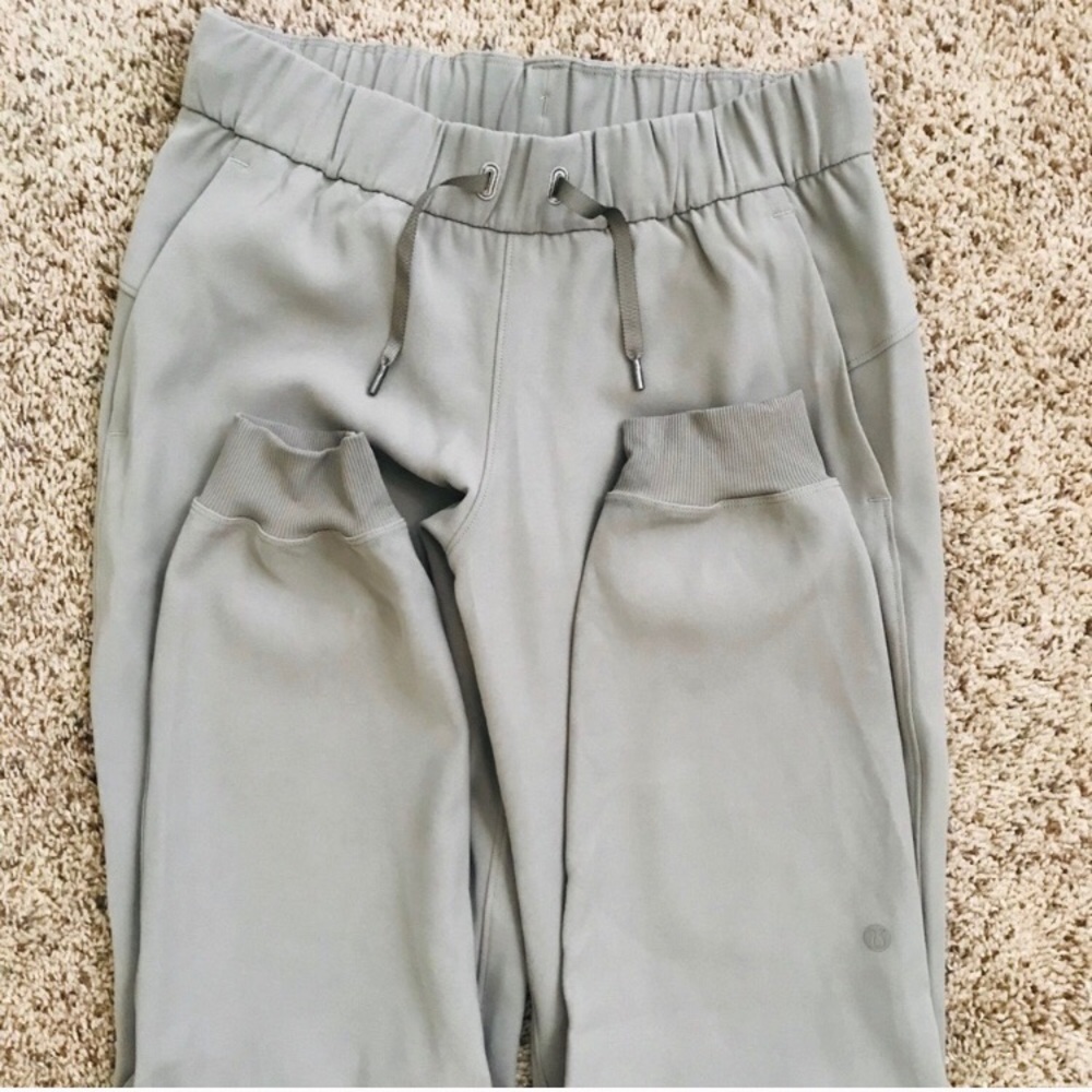 On the Fly LULULEMON jogger